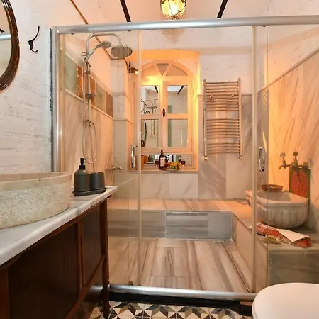 Turkish Hammam 3 Bedroom Historical Flat 3 Ac * Isztambul
